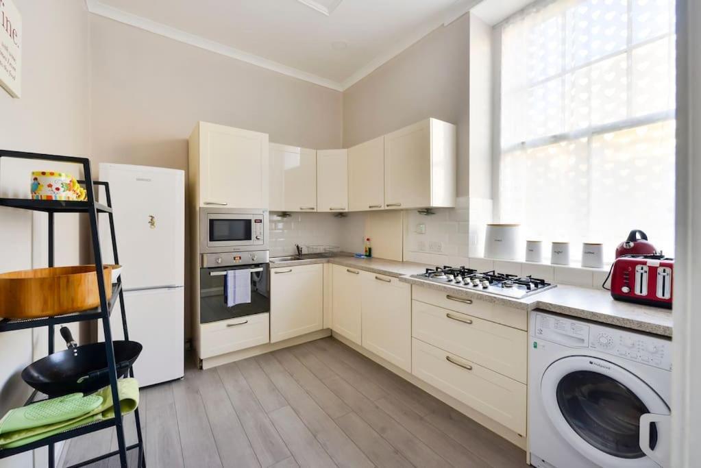 George IV Bridge - Superbly Located 3 Bedroom! Edynburg Zewnętrze zdjęcie